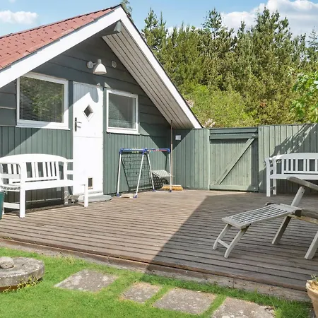 4 Bedroom Stunning In Ferienhaus *